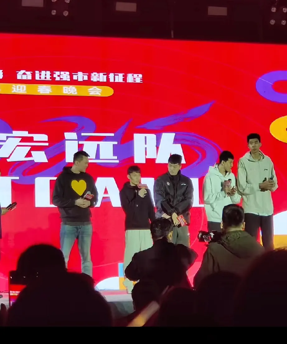 广东东莞热身赛取胜，备战季后赛的简单介绍