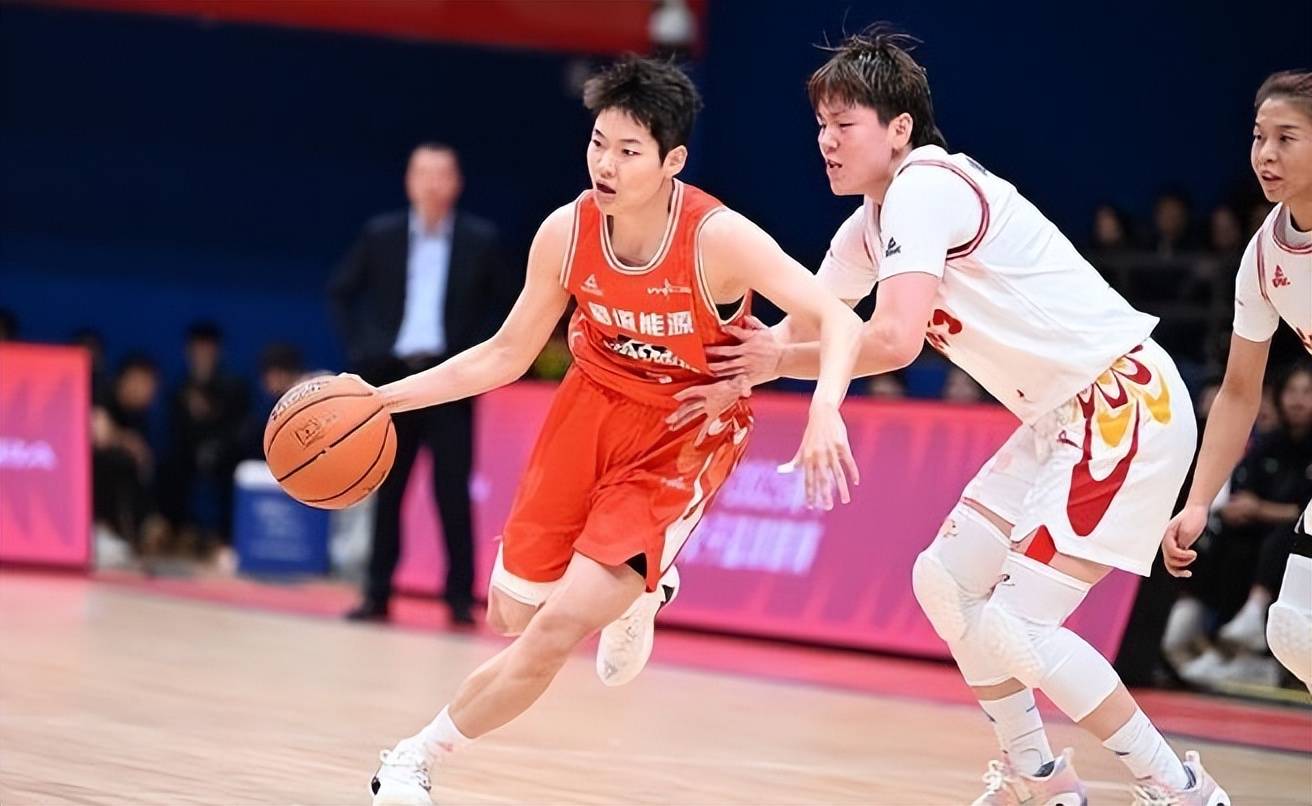 四川男篮连胜收官，提升战绩上升