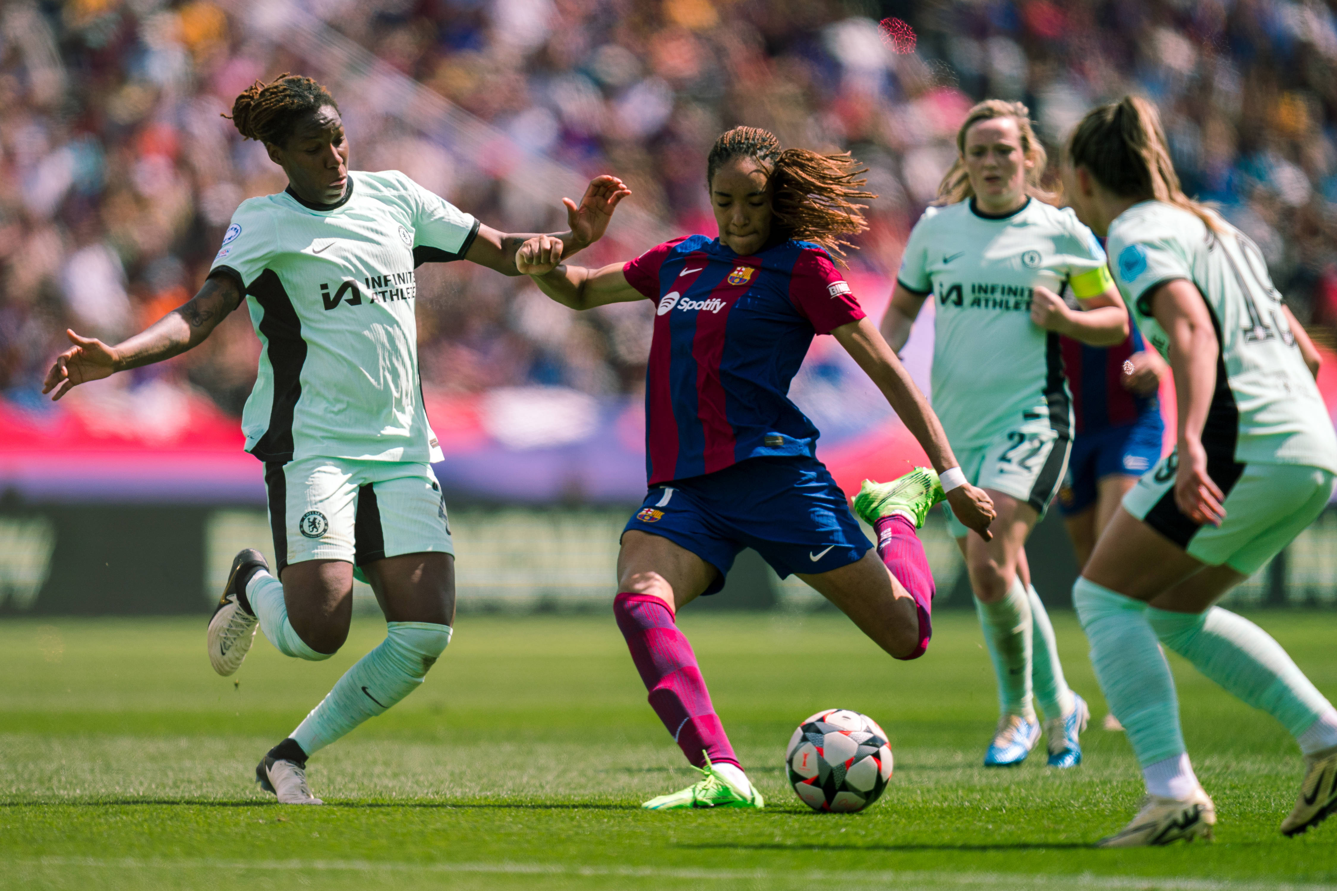 足球赛事精彩纷呈,意外事件频发的简单介绍 足球赛事精彩纷呈,意外事件频发的简单介绍