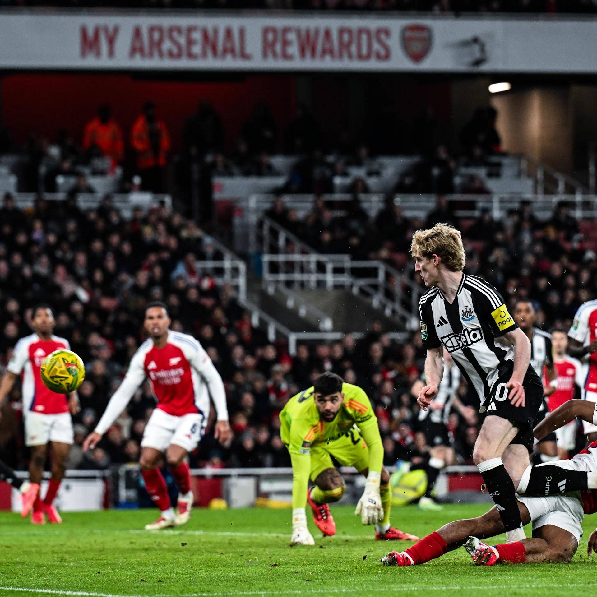 阿森纳战胜谢菲联,紧追前四位置的简单介绍 阿森纳战胜谢菲联,紧追前四位置的简单介绍