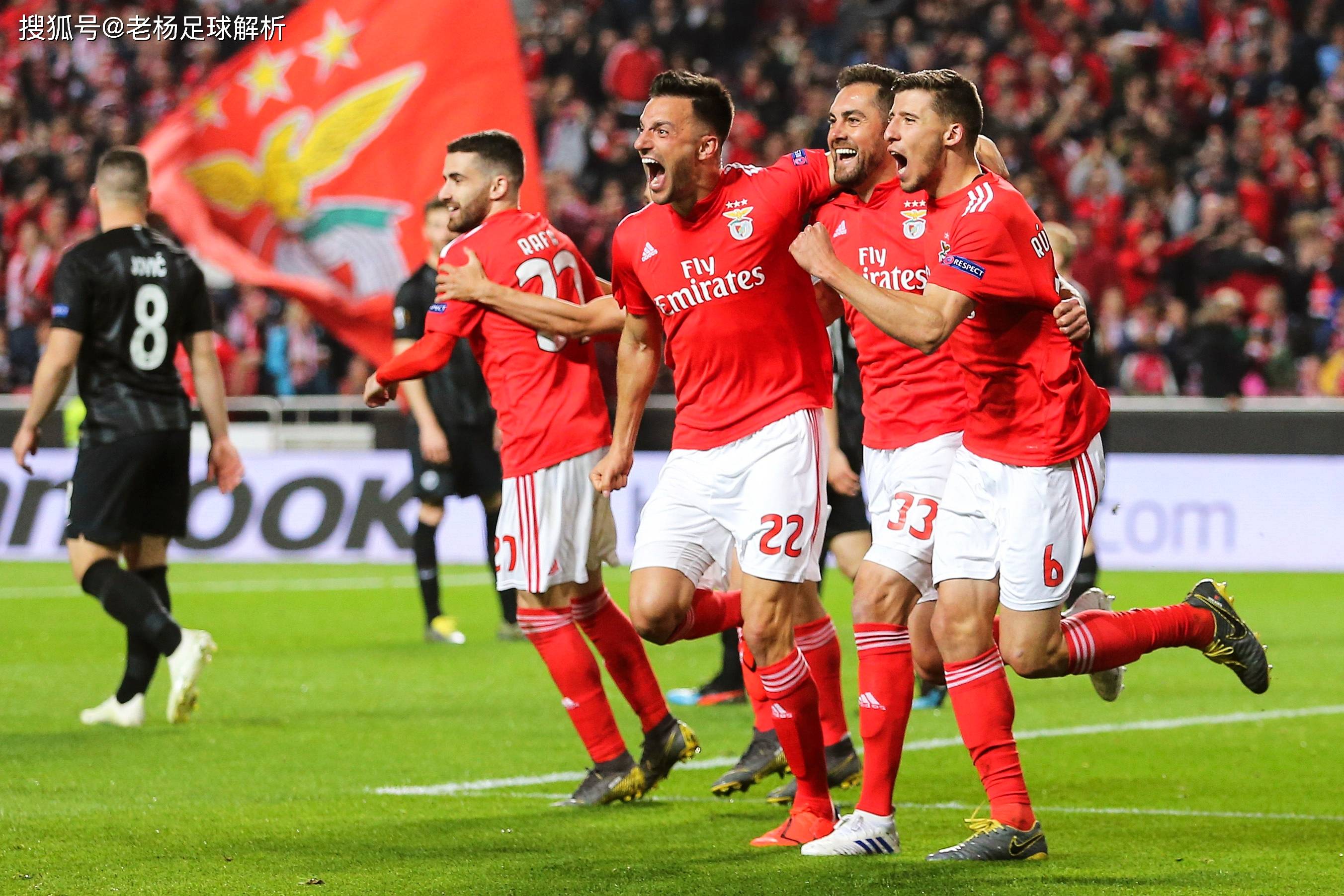 争夺冠军的足球赛事引人期待 争夺冠军的足球赛事引人期待