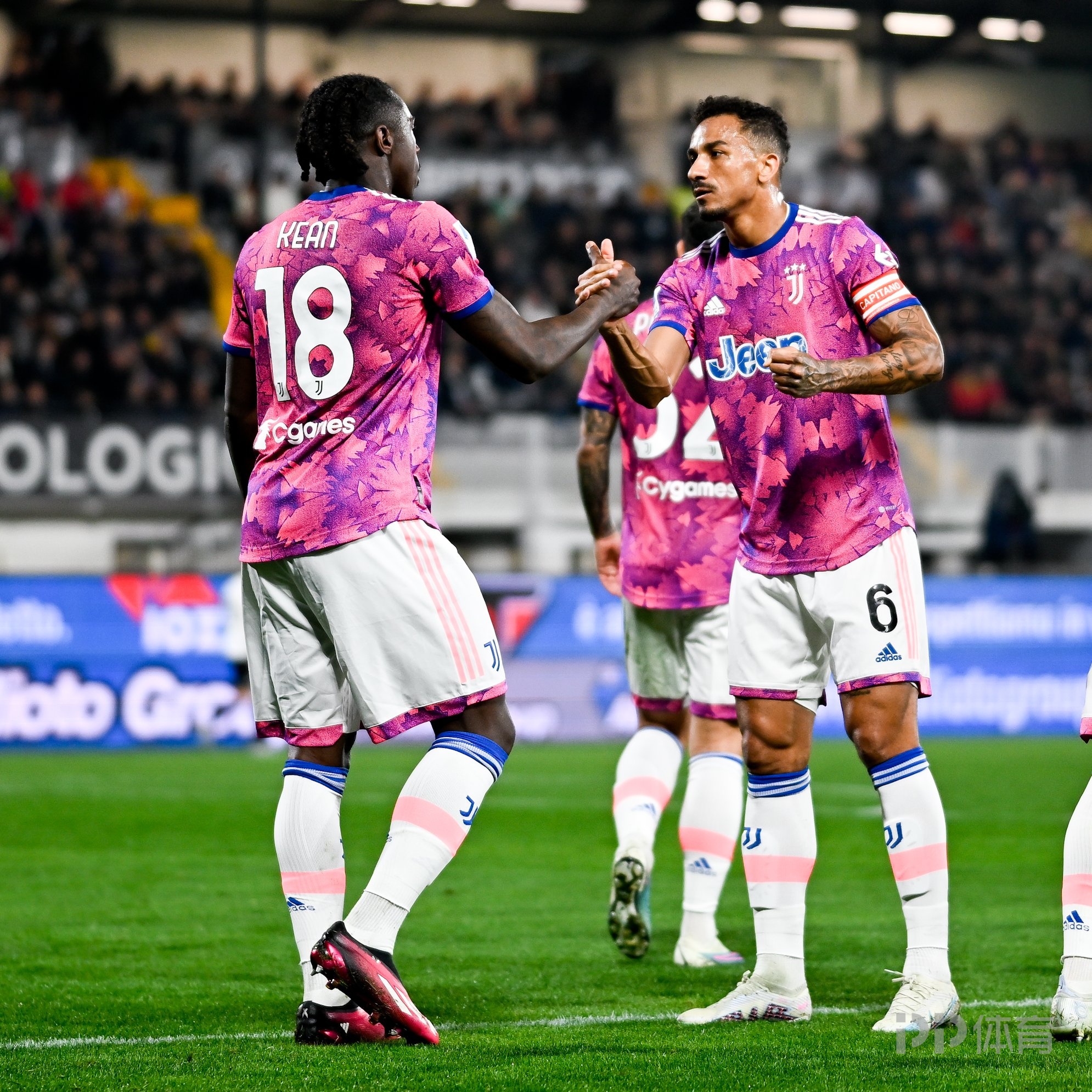 包含皇家贝蒂斯客场对阵埃瓦尔:争取胜利的词条 包含皇家贝蒂斯客场对阵埃瓦尔:争取胜利的词条