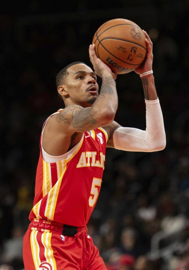 老鹰队主场失利,杨瓦基奇表现出色 老鹰队主场失利,杨瓦基奇表现出色