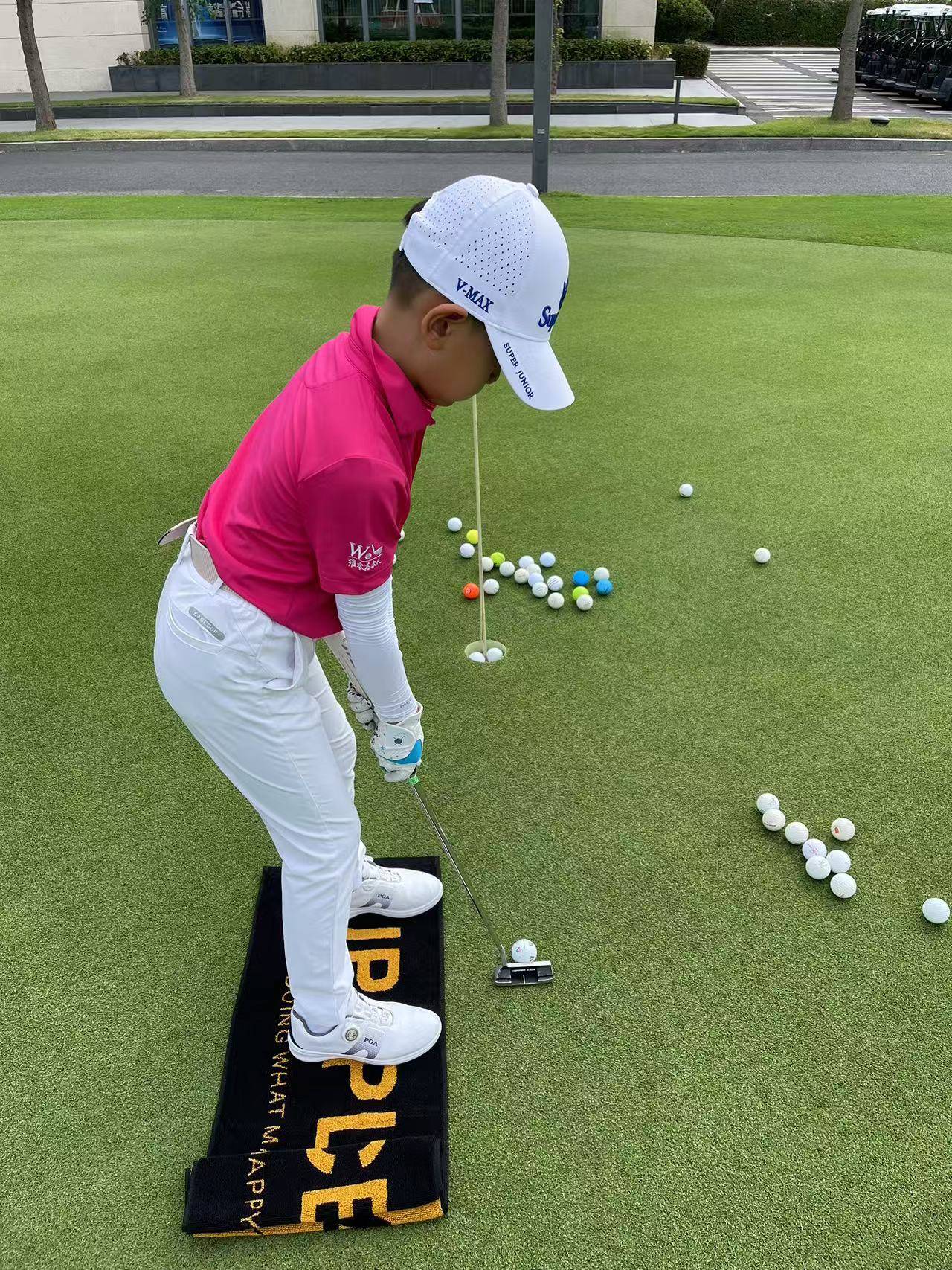 开云体育登录-关于高尔夫冠军压哨进洞，斩获金牌的信息