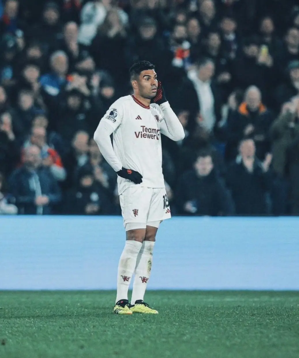 曼联主场击败水晶宫,继续缩小差距 曼联主场击败水晶宫,继续缩小差距