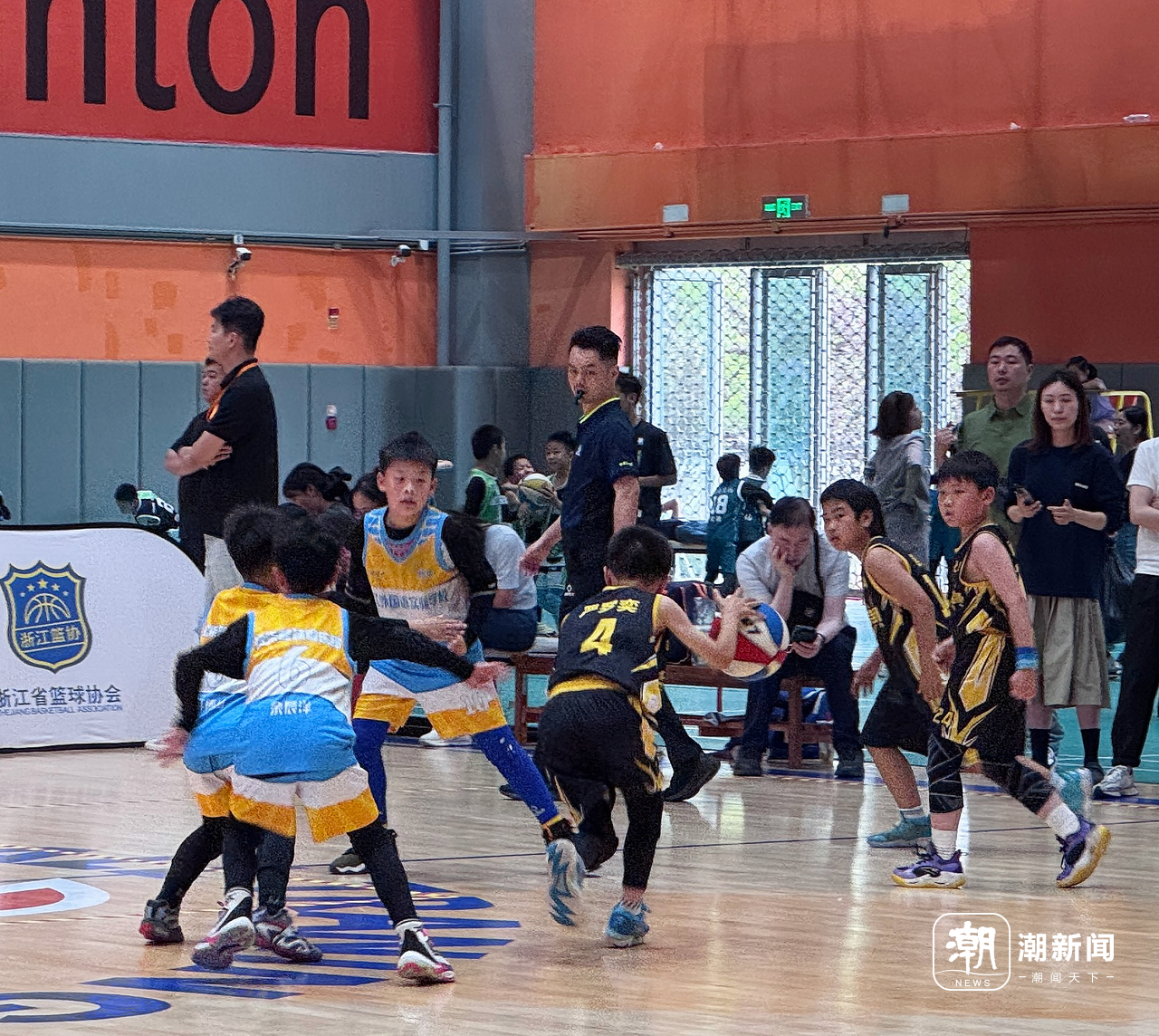 开云体育中国-梦想之争再掀巅峰，篮球联赛再度吸引眼球