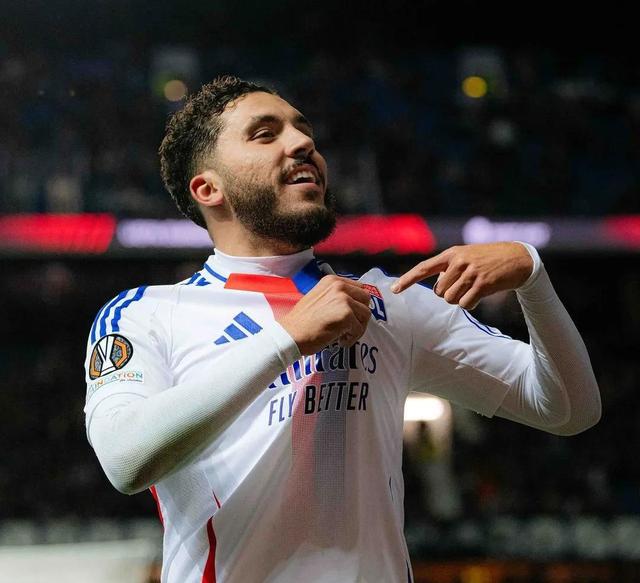 开云体育登录-切尔西悍将受伤！蓝军当家球星伤退，战力大减