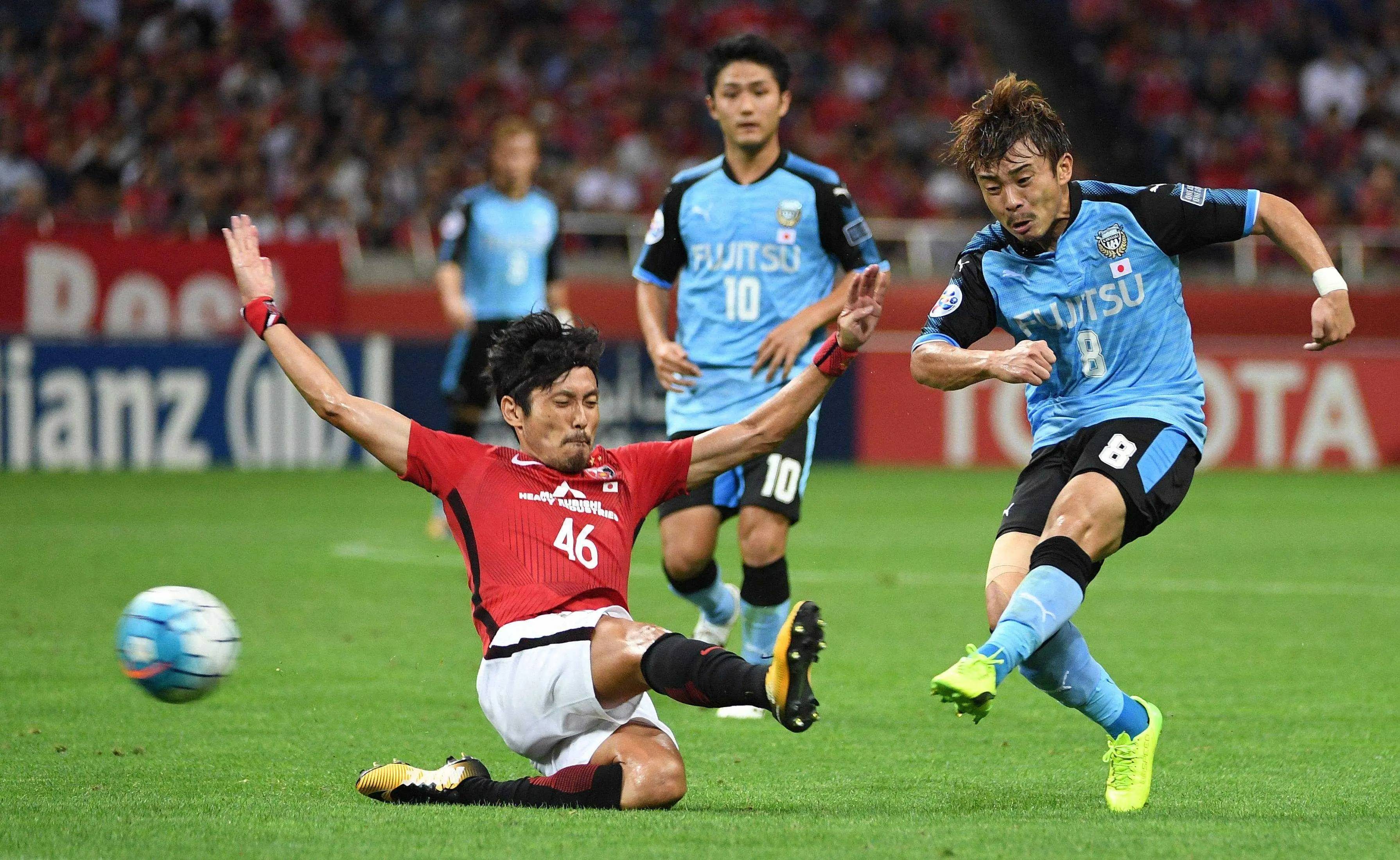 FC首尔队员团结一致,为晋级不懈努力 FC首尔队员团结一致,为晋级不懈努力