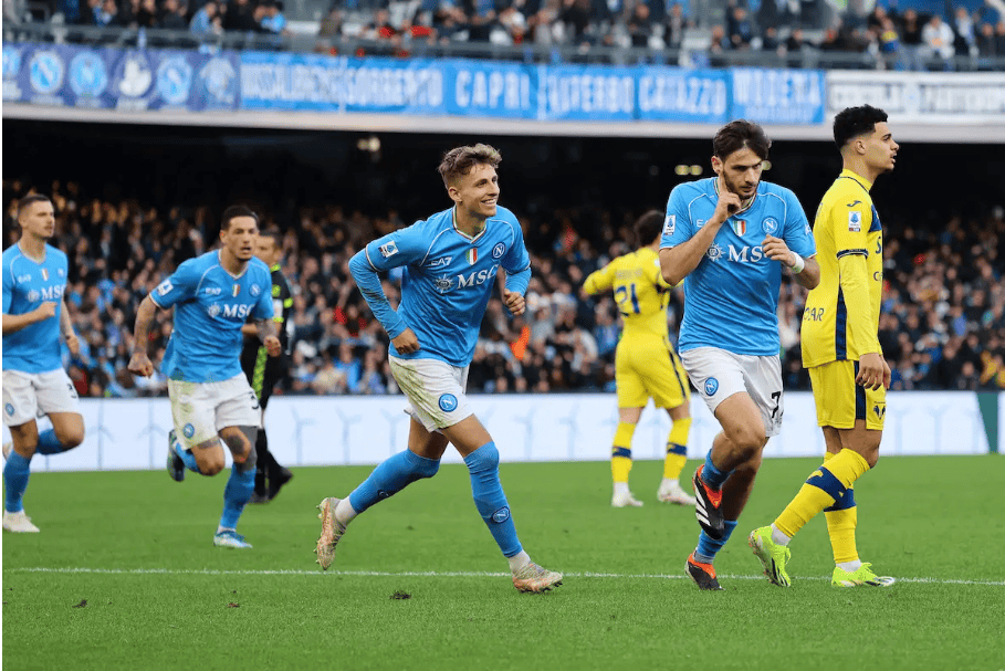 开云下载-AC米兰期待客场对阵巴勒莫