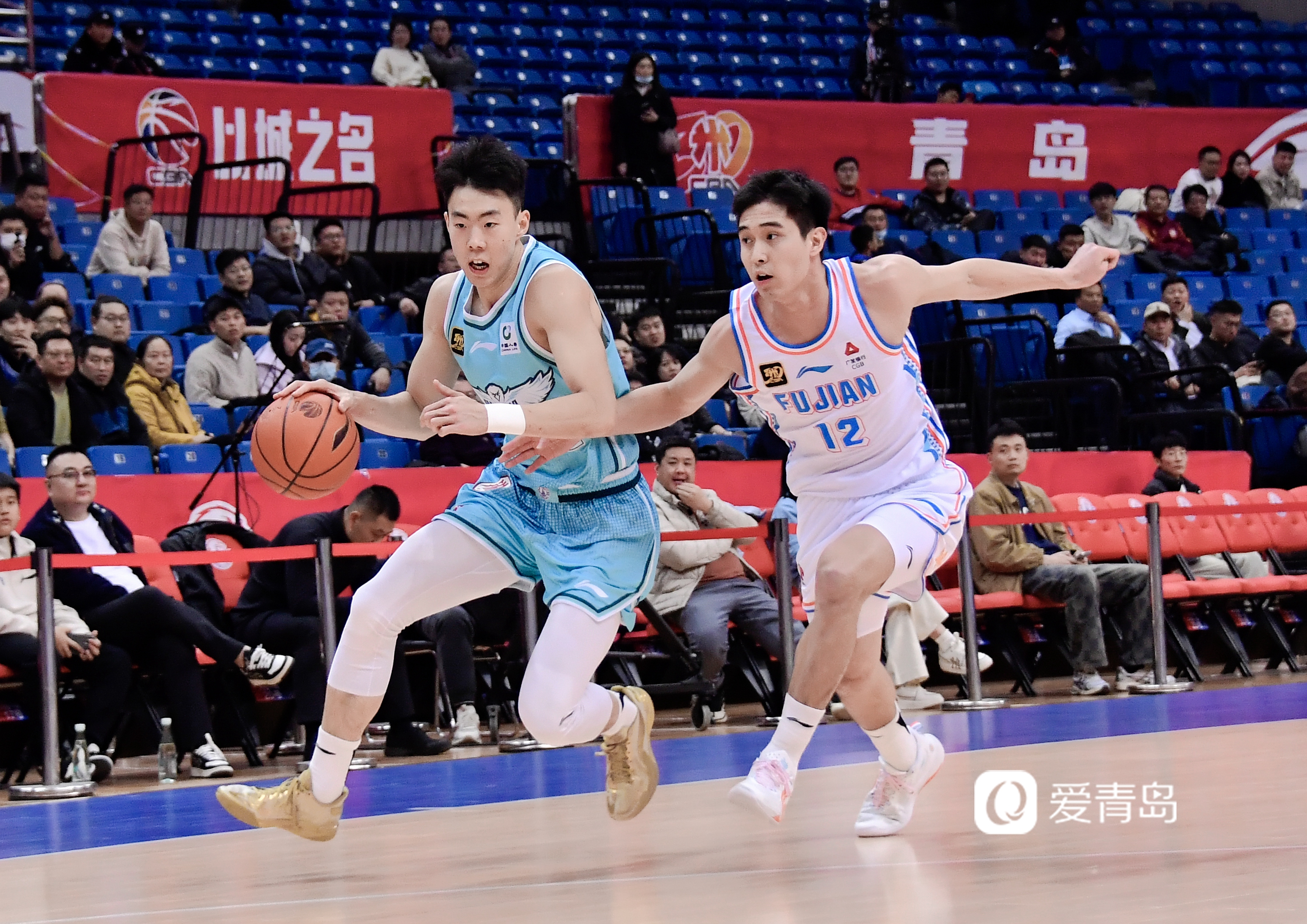 开云体育登录-青岛男篮期盼胜利，全队精神饱满备战