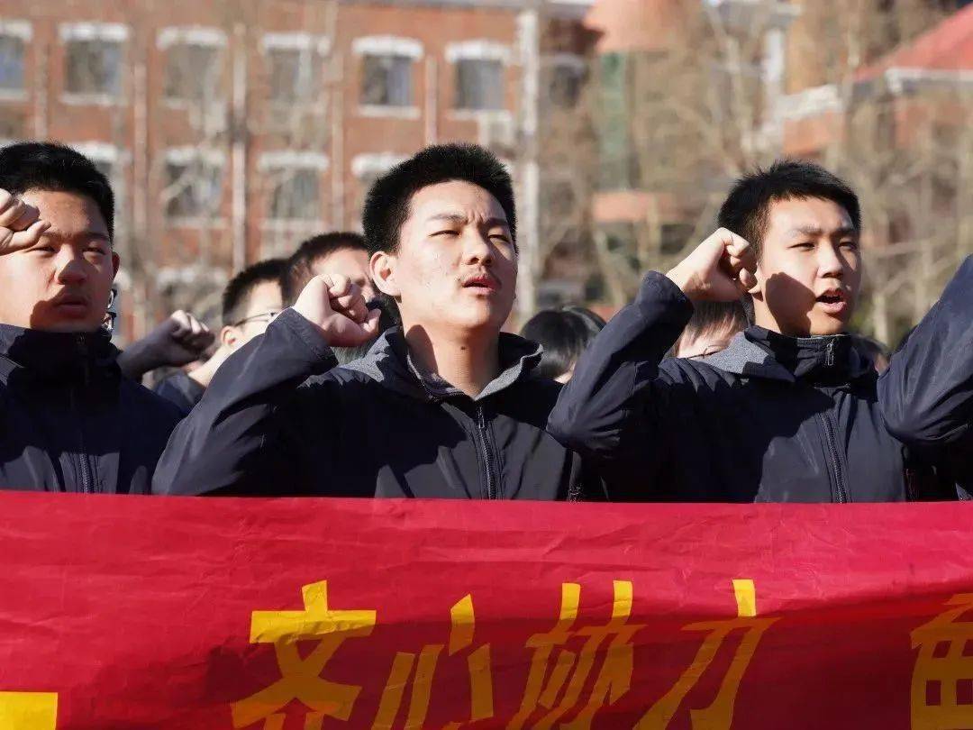 开云体育app-皇家社会全力奋战，誓取三分