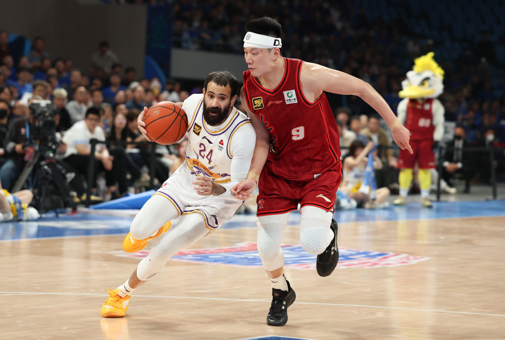 开云体育在线-北京队双外援大爆发，主场力克黑龙江队