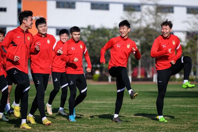 开云体育-广州队在比赛中获得关键胜利，积极备战