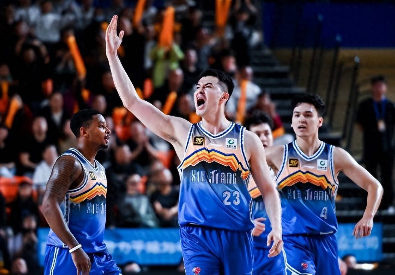 开云体育-上海男篮逆袭新疆队，力挽颓势
