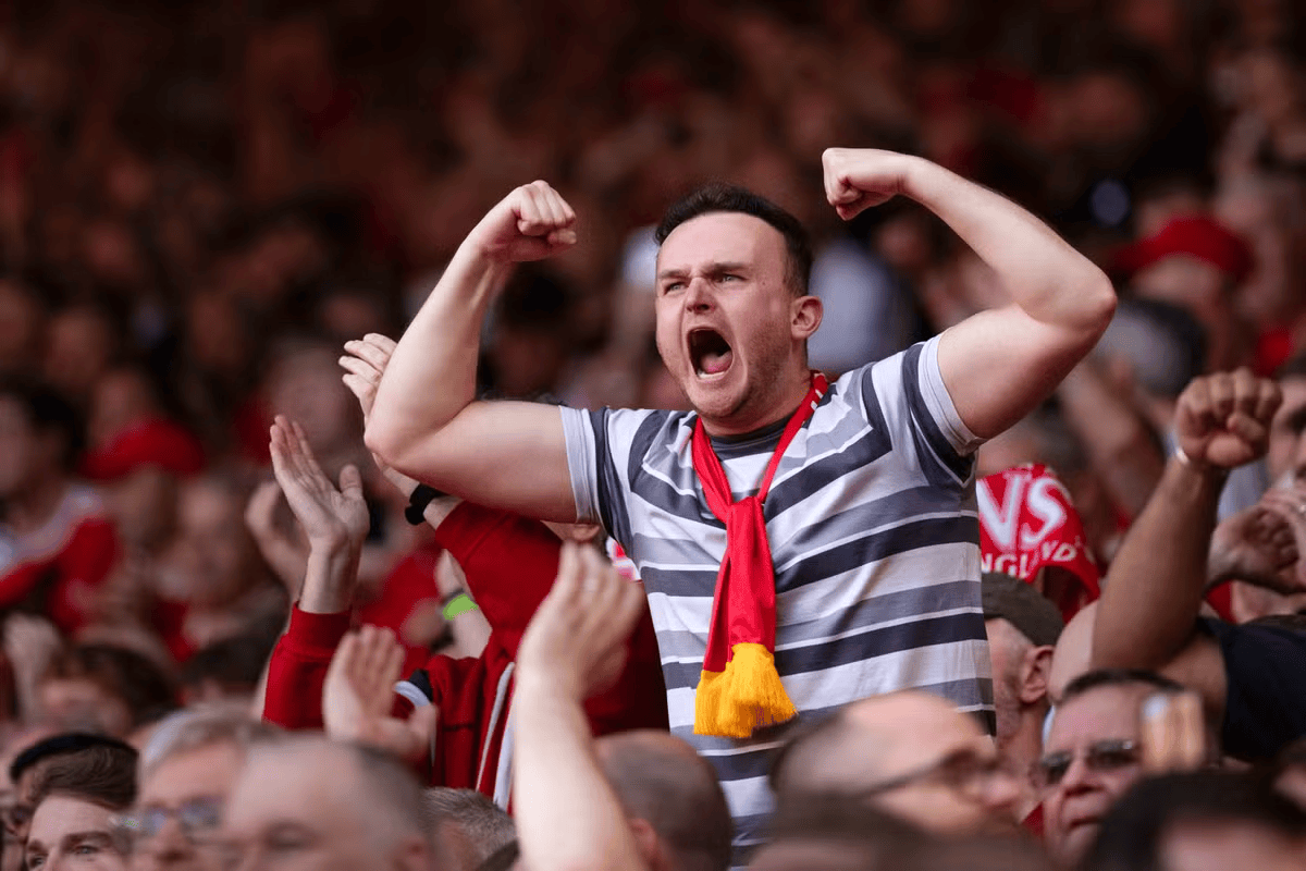 利物浦再度夺冠,球队士气高昂 利物浦再度夺冠,球队士气高昂