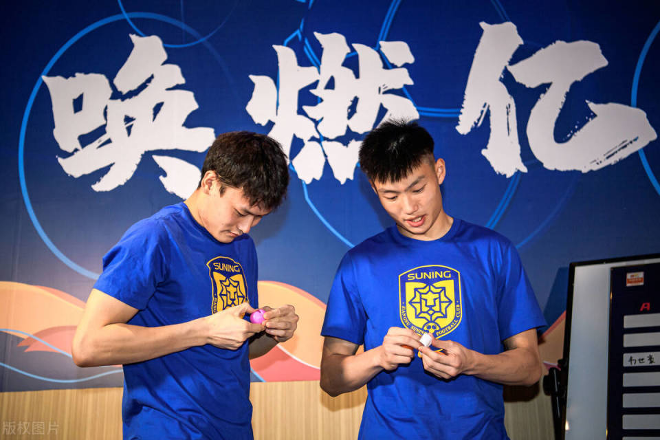 开云体育官网-江苏苏宁主场大胜青岛黄海，继续追赶前四的简单介绍