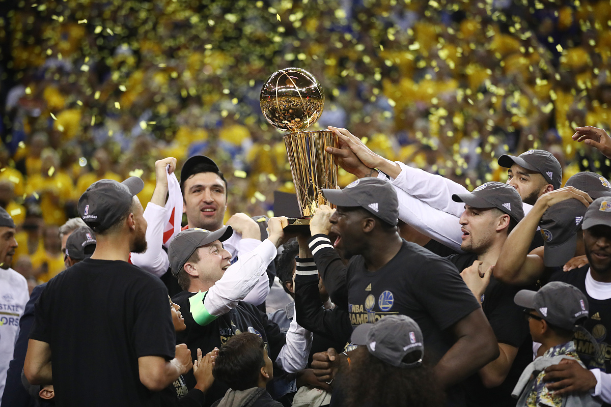 开云体育中国-爵士客场战胜魔术，迎来两连胜