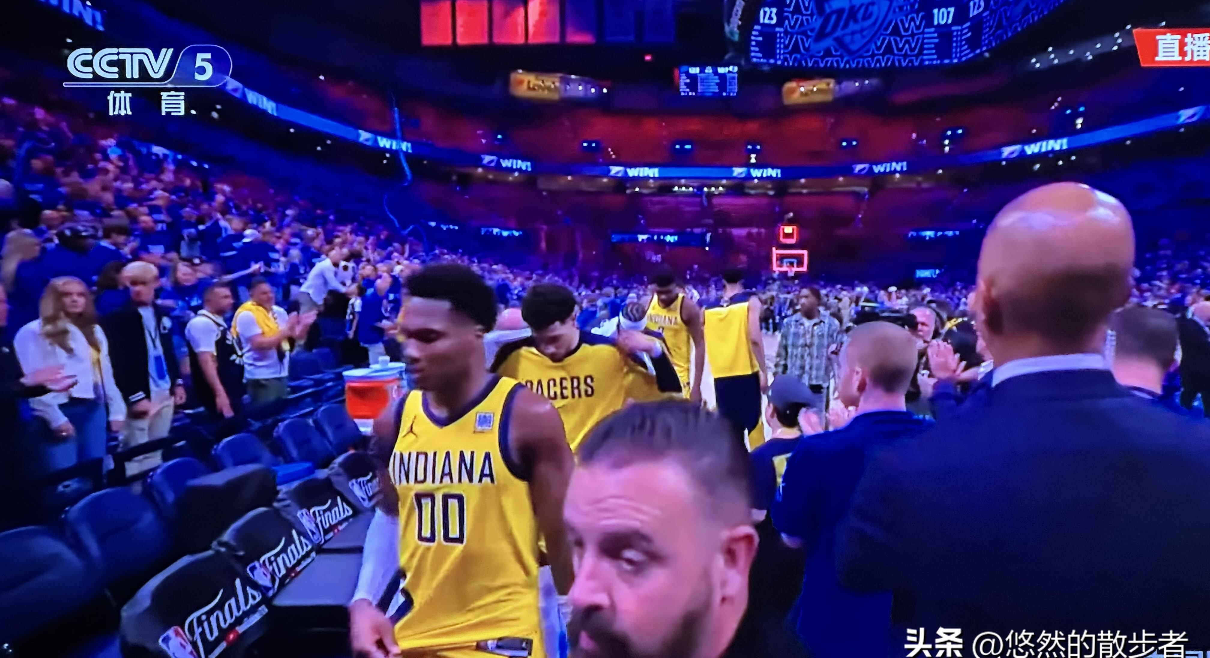 爵士客场战胜魔术，迎来两连胜