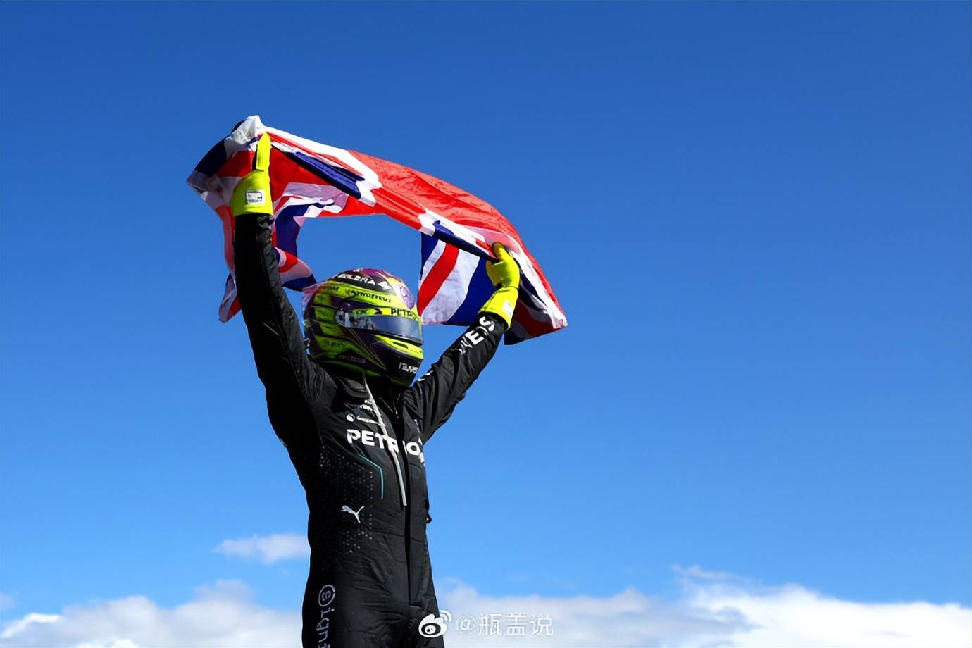 开云体育官网-梅赛德斯完胜红牛二队，汉密尔顿刷新纪录的简单介绍
