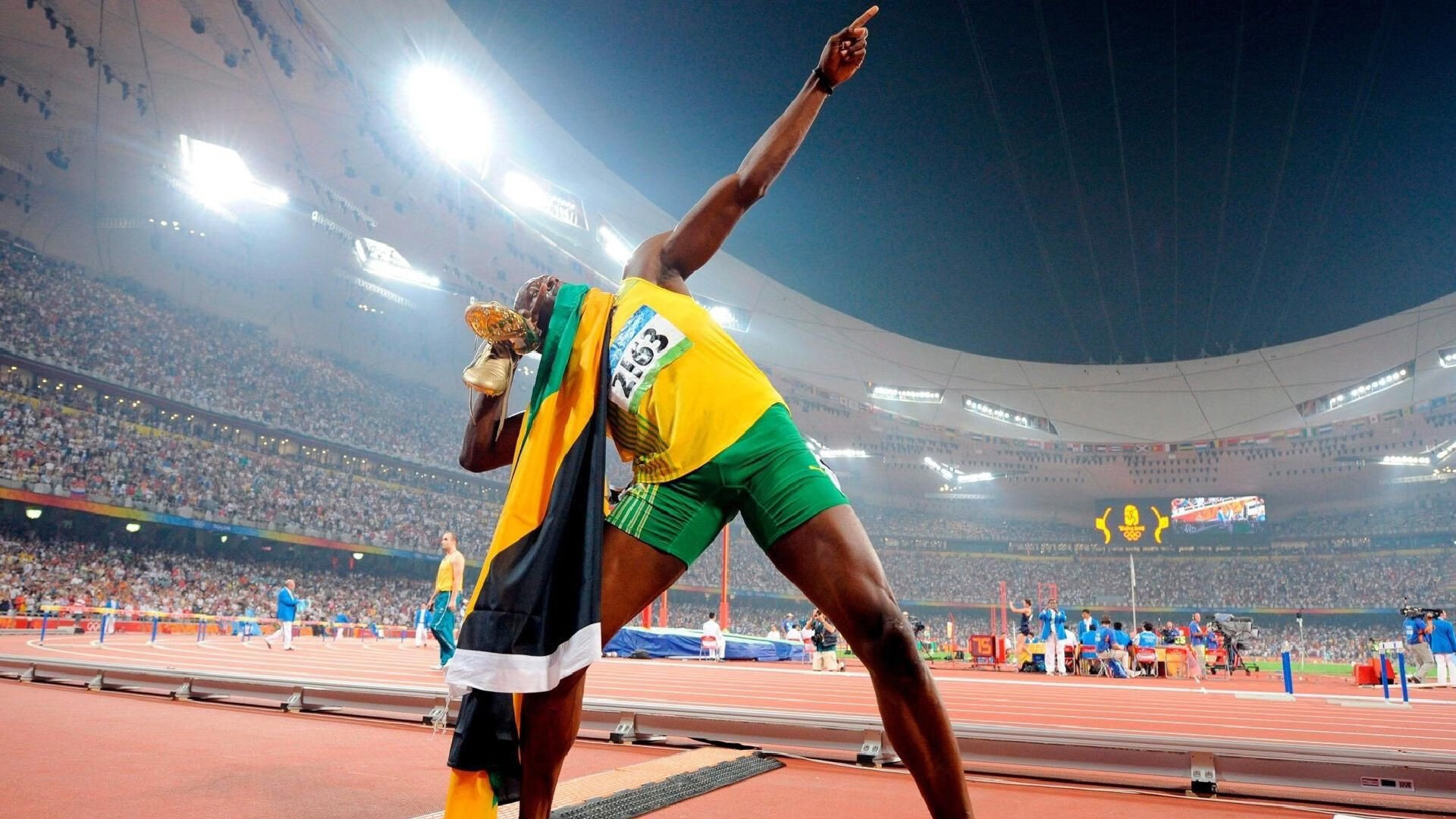 钢与玫瑰的对决,当辽宁铁血遭遇布克的优雅杀戮