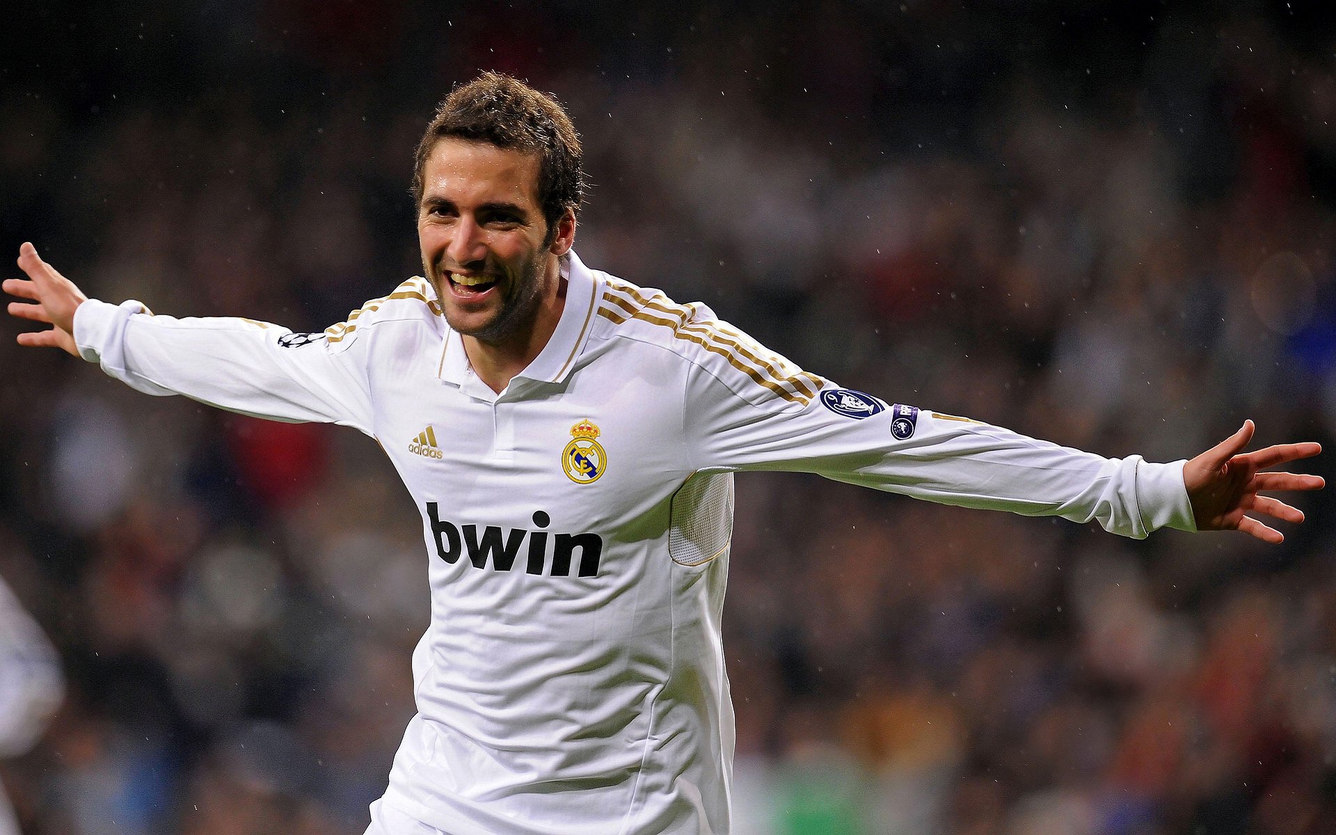 开云APP-当老妇人遇见法老，阿尔瓦雷斯在夹缝中点燃的火焰