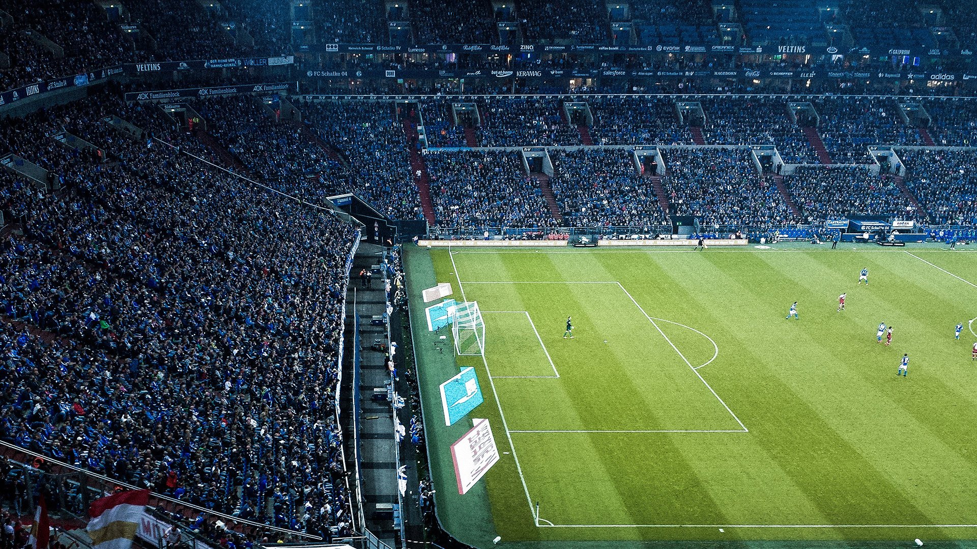 云泥之别!曼城众星客串世界联军完胜荷兰,苏亚雷斯逆境中加冕新神